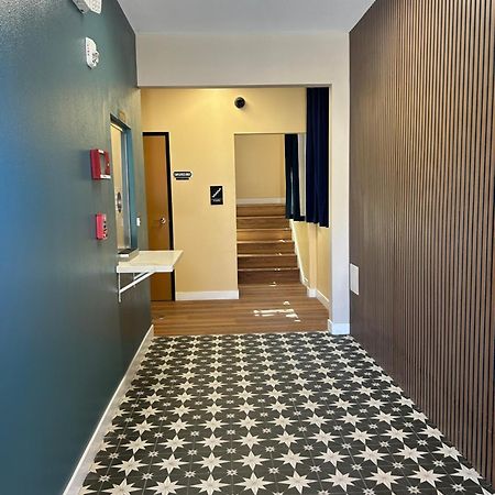 Star Inn Hotel Maywood Екстер'єр фото