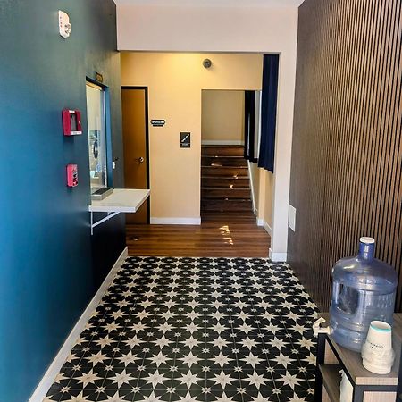 Star Inn Hotel Maywood Екстер'єр фото