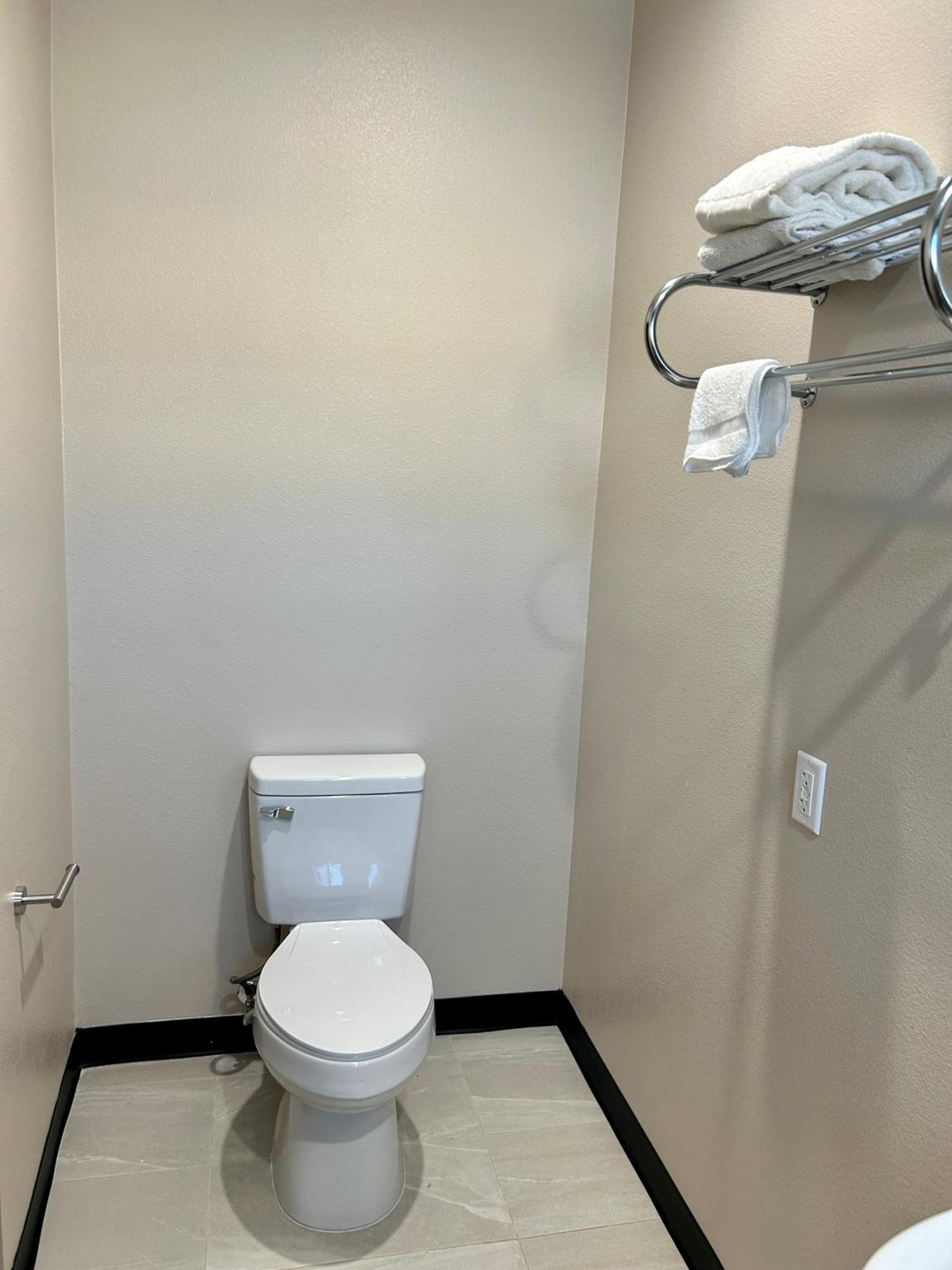 Star Inn Hotel Maywood Екстер'єр фото