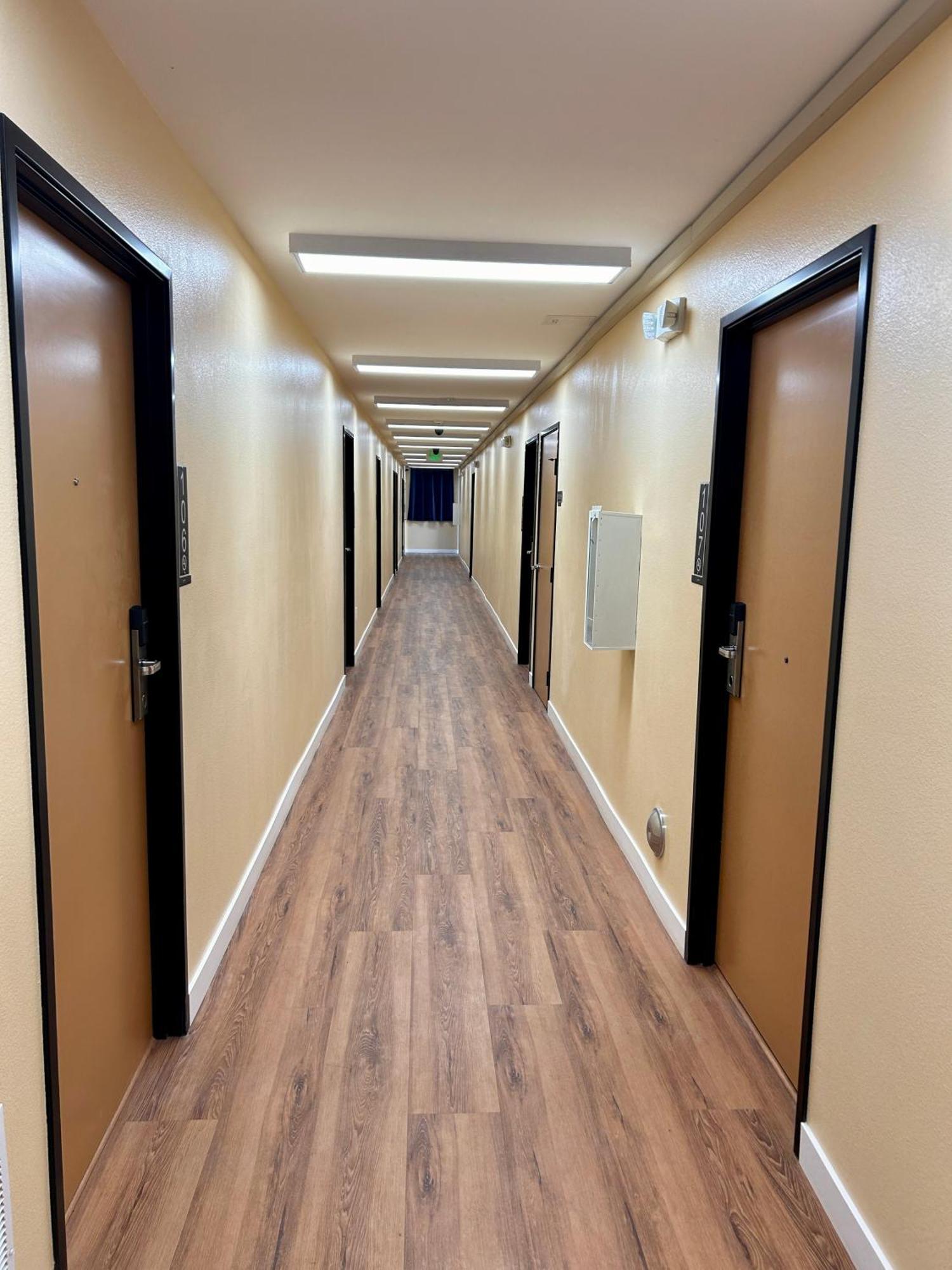 Star Inn Hotel Maywood Екстер'єр фото