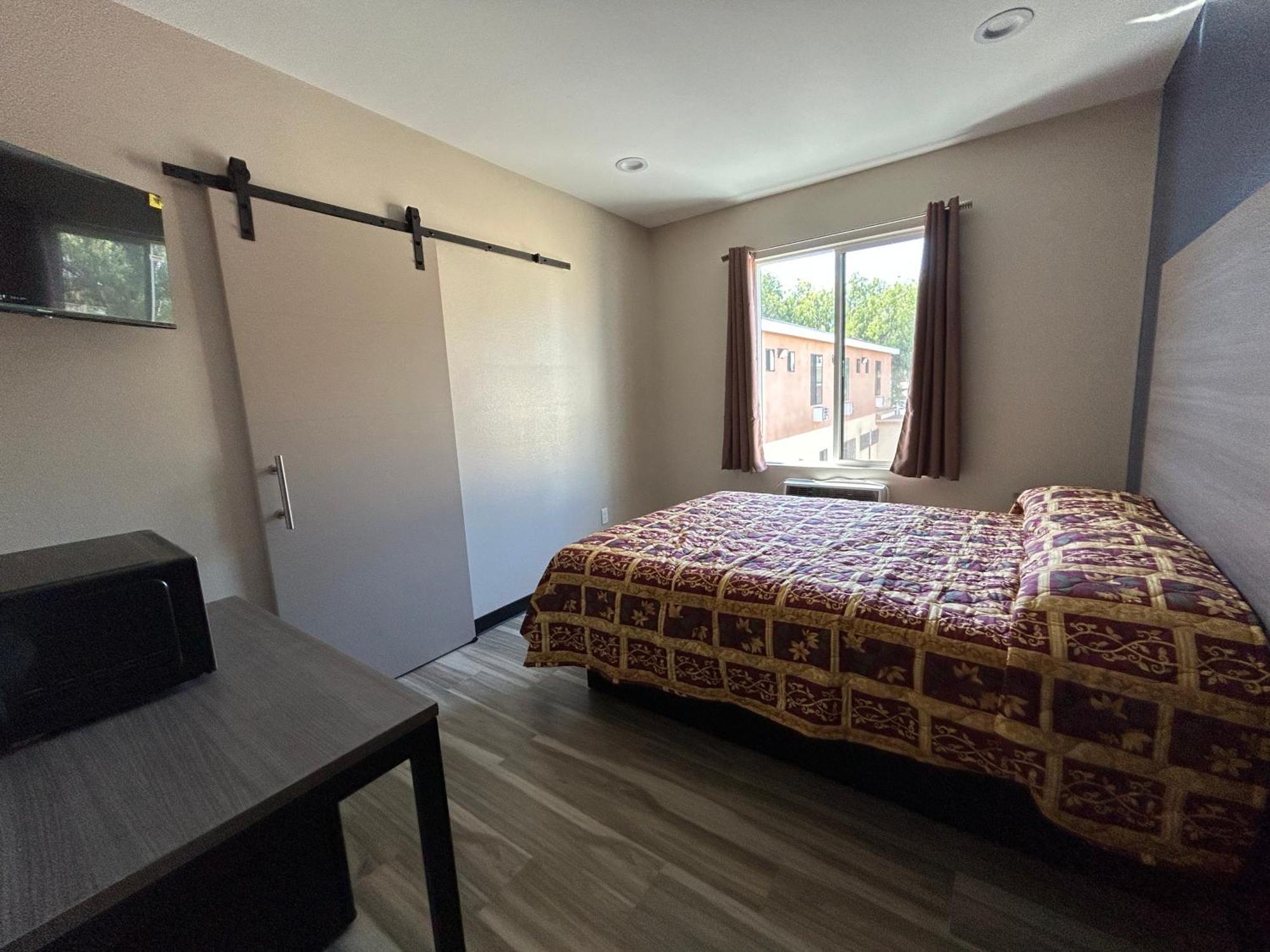 Star Inn Hotel Maywood Екстер'єр фото
